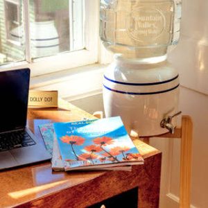 Water Reminder Apps and Devices That Work Well for Seniors